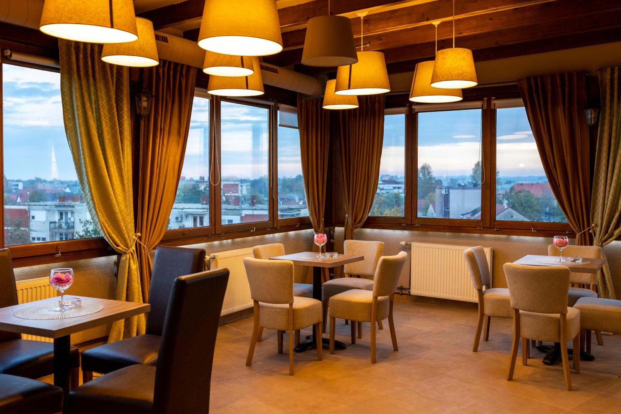 Art Hotel 슬라본스키브로드 외부 사진