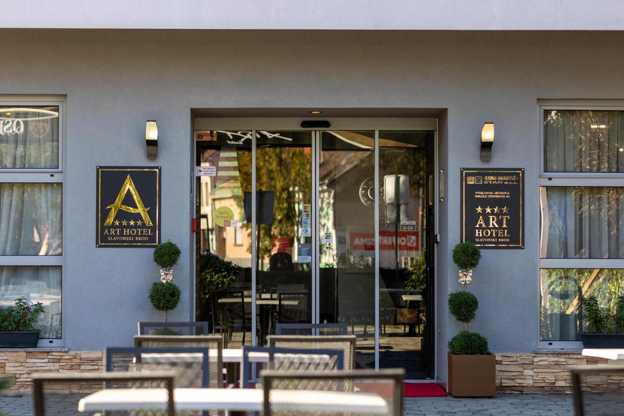 Art Hotel 슬라본스키브로드 외부 사진